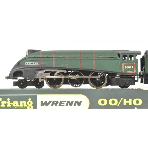 3 - Model Railway - an original Wrenn made OO gauge model railway trainset locomotive engine No. 2211 Cl... 