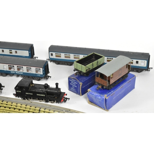 316 - Model Railway - a collection of vintage OO gauge model railway trainset locomotive engines, rolling ... 