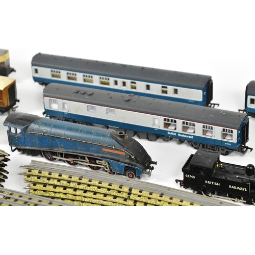 316 - Model Railway - a collection of vintage OO gauge model railway trainset locomotive engines, rolling ... 