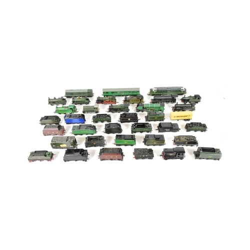 375 - Model Railway - a collection of assorted OO gauge model railway trainset locomotive engines of steam... 