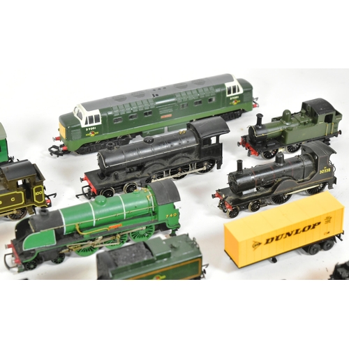 375 - Model Railway - a collection of assorted OO gauge model railway trainset locomotive engines of steam... 