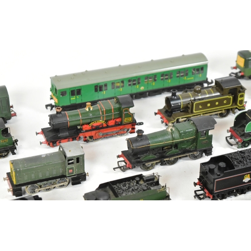 375 - Model Railway - a collection of assorted OO gauge model railway trainset locomotive engines of steam... 