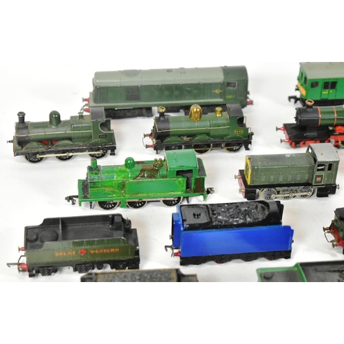 375 - Model Railway - a collection of assorted OO gauge model railway trainset locomotive engines of steam... 