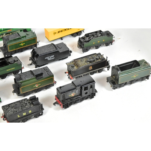 375 - Model Railway - a collection of assorted OO gauge model railway trainset locomotive engines of steam... 