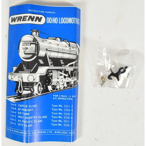 6 - Model Railway - a vintage Wrenn Railways OO gauge model railway trainset locomotive, no. W2261 4-6-0... 