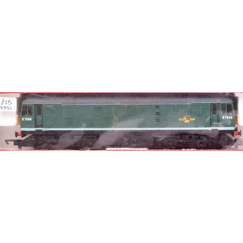 72 - Model Railway - a collection x4 vintage Triang / Hornby OO gauge model railway diesel trainset locom... 