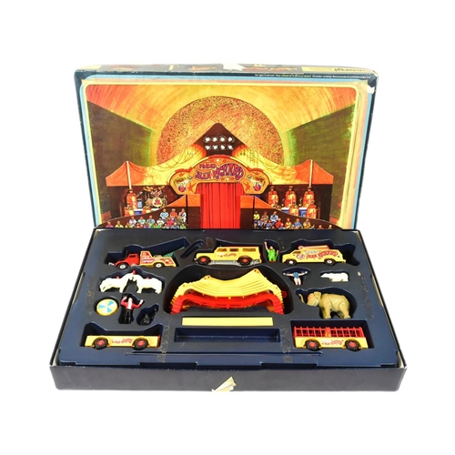 89 - Diecast - an original vintage Corgi Jean Richard Circus diecast playset. The set containing diecast ... 