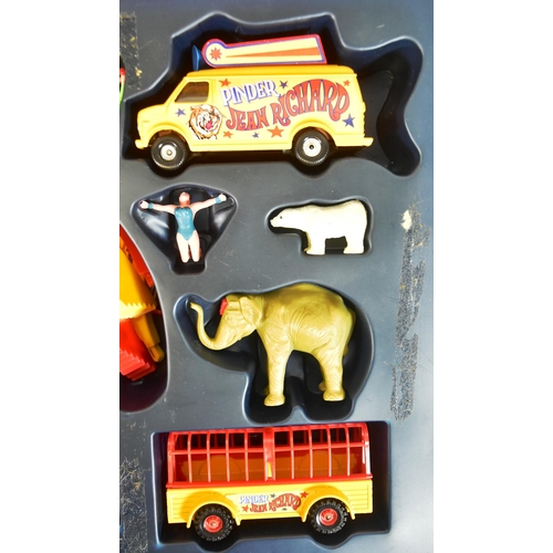 89 - Diecast - an original vintage Corgi Jean Richard Circus diecast playset. The set containing diecast ... 