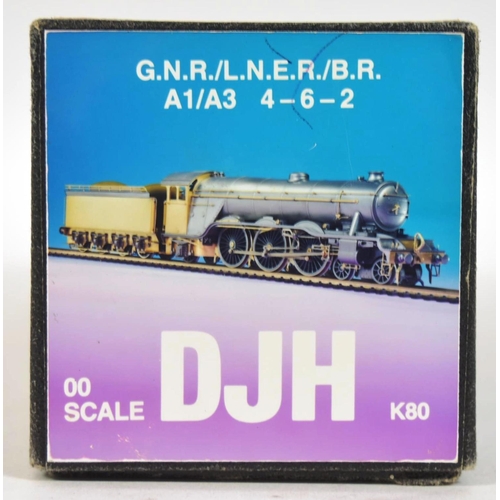 91 - Model Railway - a kit built DJH made OO gauge model railway trainset locomotive LNER 4-6-2 engine. H... 