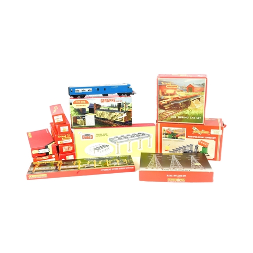 95 - Model Railway - a collection of boxed Triang / Hornby OO gauge model railway trainset locomotive eng... 