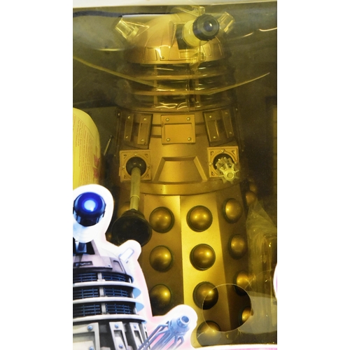 423 - Doctor Who - Character Options - a large scale Radio Controlled Dalek RC action figure. Gold, with l... 