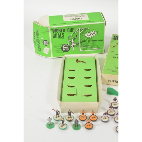 442 - Subbuteo - a collection of vintage Subbuteo table top football game players comprising x2 full teams... 