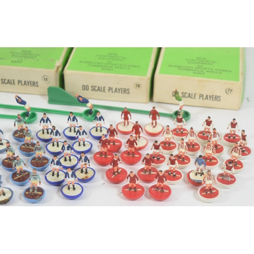 442 - Subbuteo - a collection of vintage Subbuteo table top football game players comprising x2 full teams... 