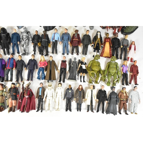 445 - Doctor Who - Character Options - a large collection of assorted unboxed / loose Dr Who action figure... 