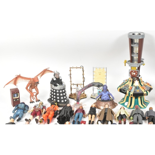 445 - Doctor Who - Character Options - a large collection of assorted unboxed / loose Dr Who action figure... 