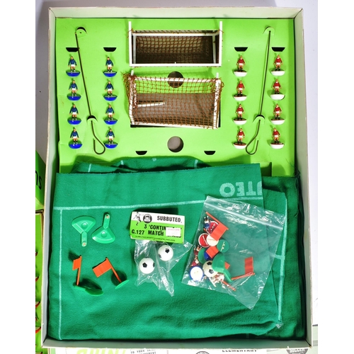 447 - Subbuteo - a vintage Subbuteo Continental Club Edition set containing pitch, players, balls and goal... 