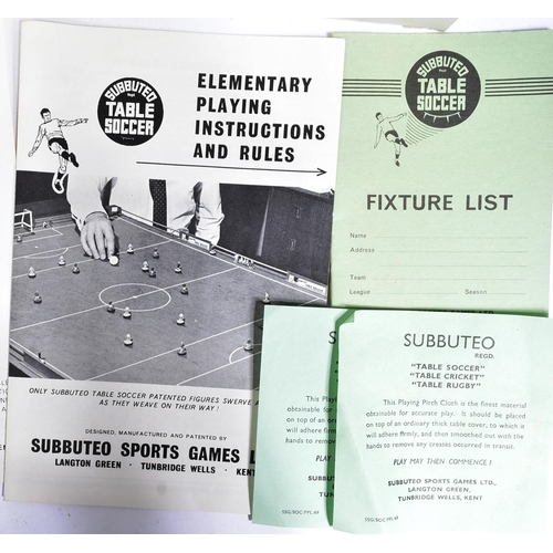 447 - Subbuteo - a vintage Subbuteo Continental Club Edition set containing pitch, players, balls and goal... 