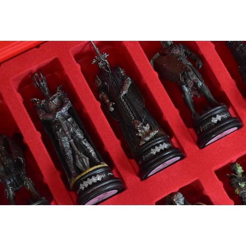 460 - Lord of the Rings - an original Eaglemoss made LOTR Lord of the Rings Chess set board along with x2 ... 