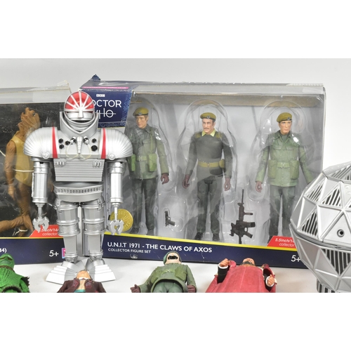 474 - Doctor Who - Character Options - a collection of 'Classic Who' action figures / playset accessories ... 