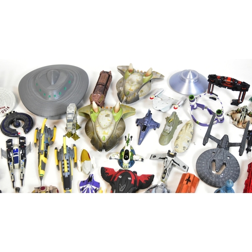 497 - Sci-Fi / Spaceships - a large collection of miniature scale plastic and diecast science fiction spac... 