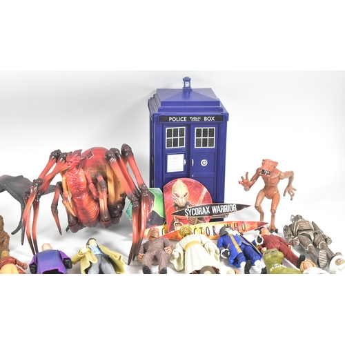 510 - Doctor Who - Character Options - a LARGE collection of 'New Who' action figures by Character. Largel... 