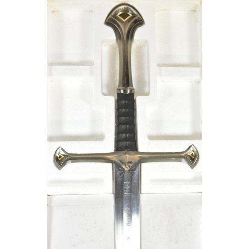 520 - Lord of the Rings - a United Cutlery made LOTR Lord of the Rings cosplay reenactment sword Anduril: ... 