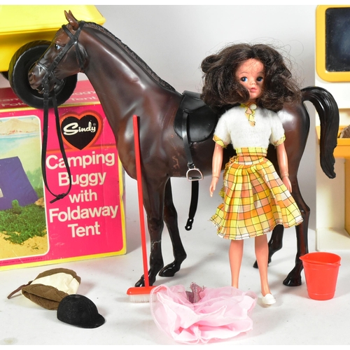 551 - Sindy - Pedigree - a collection of original vintage c1970s Pedigree made Sindy items to include: a v... 