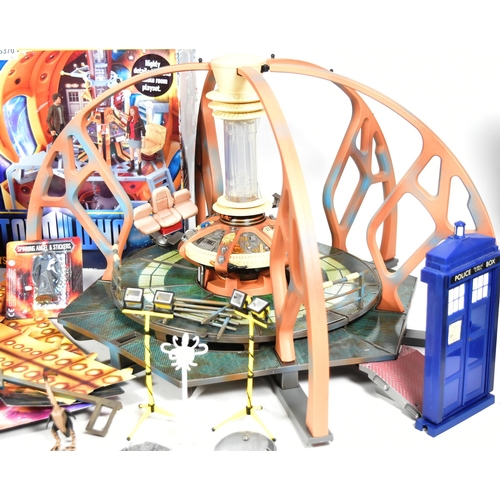 569 - Doctor Who - Character Options - a collection of assorted Dr Who playsets and action figures to incl... 