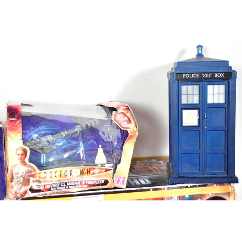 569 - Doctor Who - Character Options - a collection of assorted Dr Who playsets and action figures to incl... 