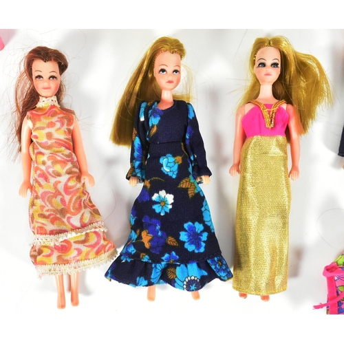 600 - Pippa Dolls - Palitoy - a collection of original vintage c1970s Palitoy made Pippa dolls and accesso... 