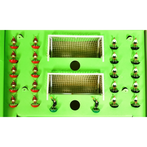 622 - Subbuteo - a vintage Subbuteo International Edition tabletop football game set with floodlights. The... 