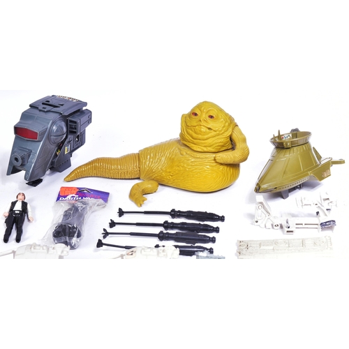 651 - Star Wars - a collection of assorted vintage Kenner / Palitoy made action figures and accessories / ... 