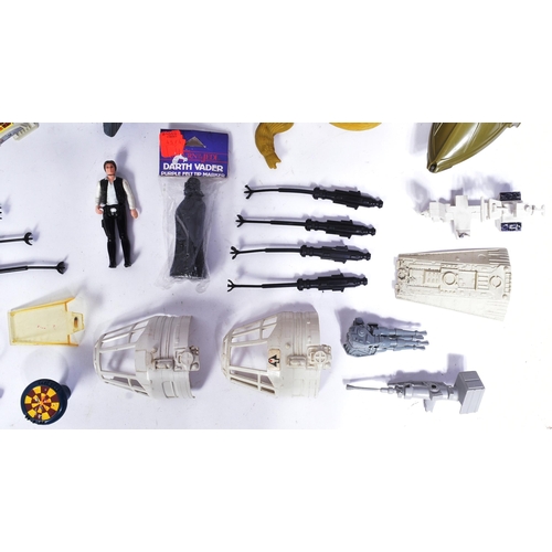 651 - Star Wars - a collection of assorted vintage Kenner / Palitoy made action figures and accessories / ... 