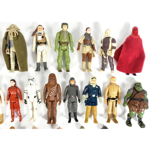 700 - Star Wars - a collection of x35 original vintage Kenner / Palitoy made action figures, including: De... 