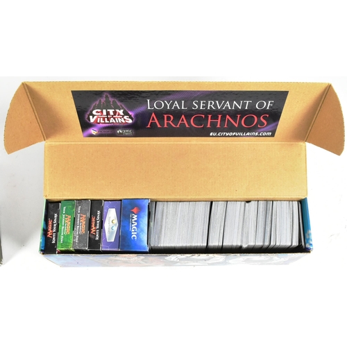 559 - Magic The Gathering - a large collection of original Wizards of the Coast MTG Magic The Gathering tr... 