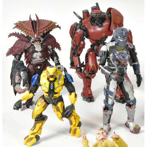 565 - Action Figures - a collection of assorted sci-fi and gaming action figures to include: Halo Elite Fl... 