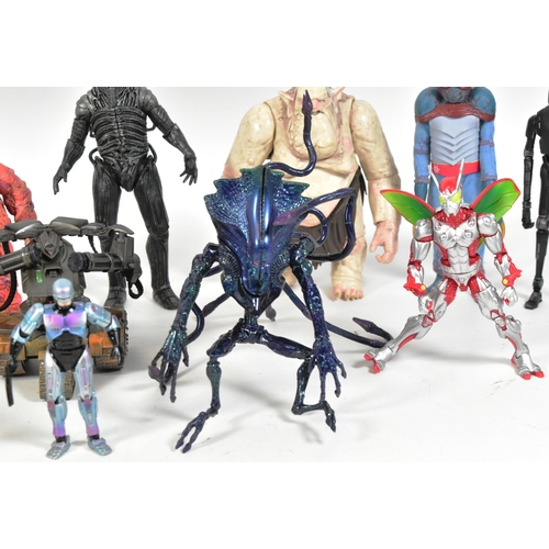 565 - Action Figures - a collection of assorted sci-fi and gaming action figures to include: Halo Elite Fl... 