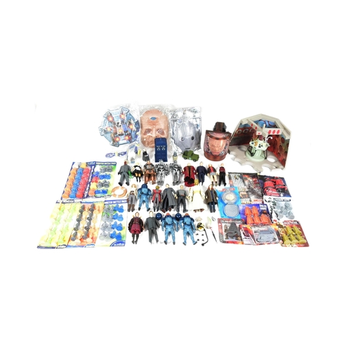 568 - Doctor Who - Character Options - a collection of loose / unboxed Dr Who action figures by Character.... 