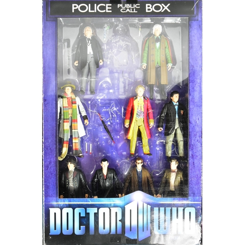 569 - Doctor Who - Character Options - a collection of assorted Dr Who playsets and action figures to incl... 