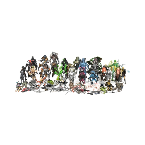 570 - Action Figures - a collection of assorted sci-fi and gaming action figures to include: NECA Predator... 