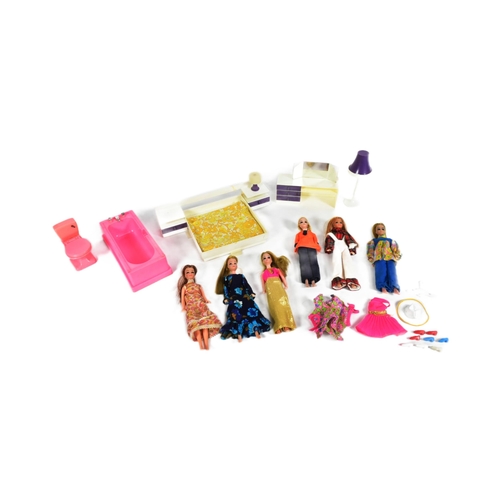 600 - Pippa Dolls - Palitoy - a collection of original vintage c1970s Palitoy made Pippa dolls and accesso... 