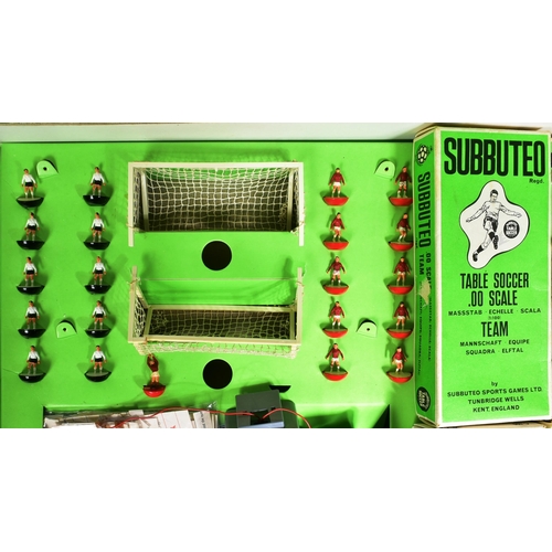 603 - An original vintage Subbuteo International Edition tabletop football game set. The set containing pi... 