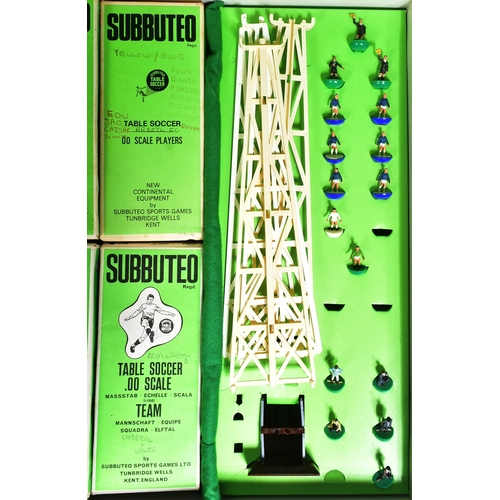 603 - An original vintage Subbuteo International Edition tabletop football game set. The set containing pi... 