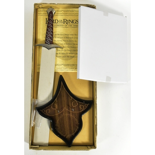 613 - Lord of the Rings - a replica / cosplay LOTR Lord of the Rings United Cutlery made Bilbo and Froddo ... 
