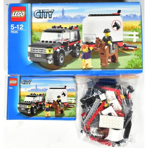 629 - Lego - a collection of x5 original Lego City sets comprising; 4204 The Mine, 3179 Repair Truck, 7942... 