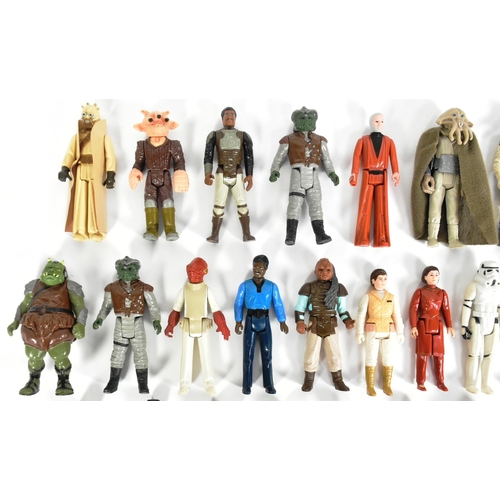 700 - Star Wars - a collection of x35 original vintage Kenner / Palitoy made action figures, including: De... 