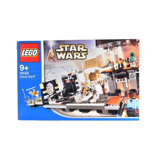400 - Lego - an original 'holy grail' Lego Star Wars set No. 10123 Cloud City. The set 100% complete and r... 