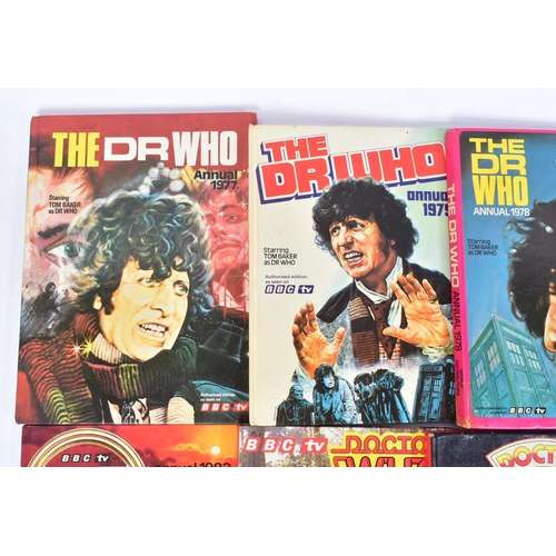 472 - Doctor Who - a collection of x10 original vintage 1970s / 1980s Dr Who annuals. Includes: 1974, 1978... 