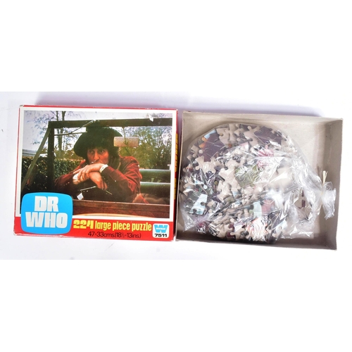 482 - Doctor Who - Jigsaw Puzzles - a collection of x5 original vintage 1970s / 1980s Dr Who jigsaw puzzle... 