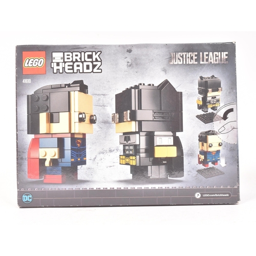 527 - Lego - an original Lego Brickheadz set No. 41610 Tactical Batman & Superman. The set rebagged, with ... 